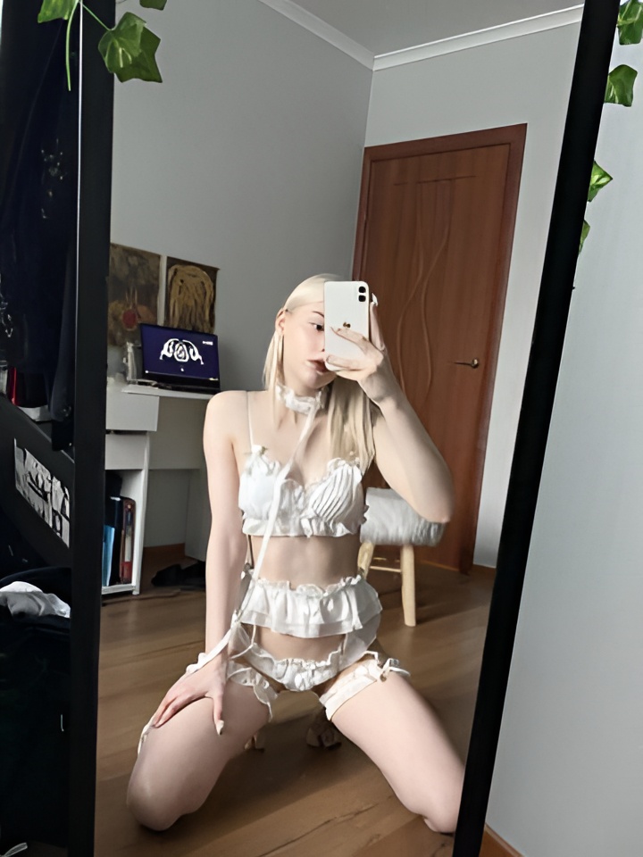 Мальвина привлекальеная девушка из Ачит цена от 2000 руб