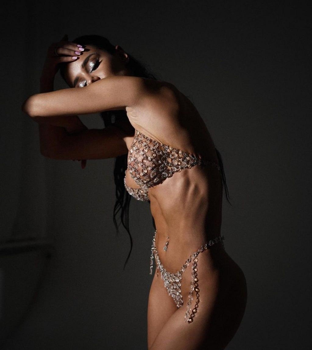 Клара привлекальеная девушка из Ачит цена от 6000 руб