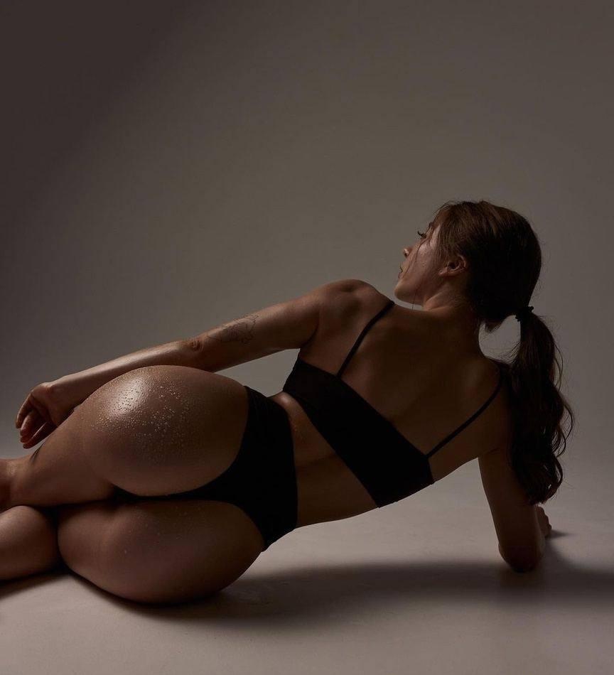 София привлекальеная девушка из Ачит цена от 6000 руб